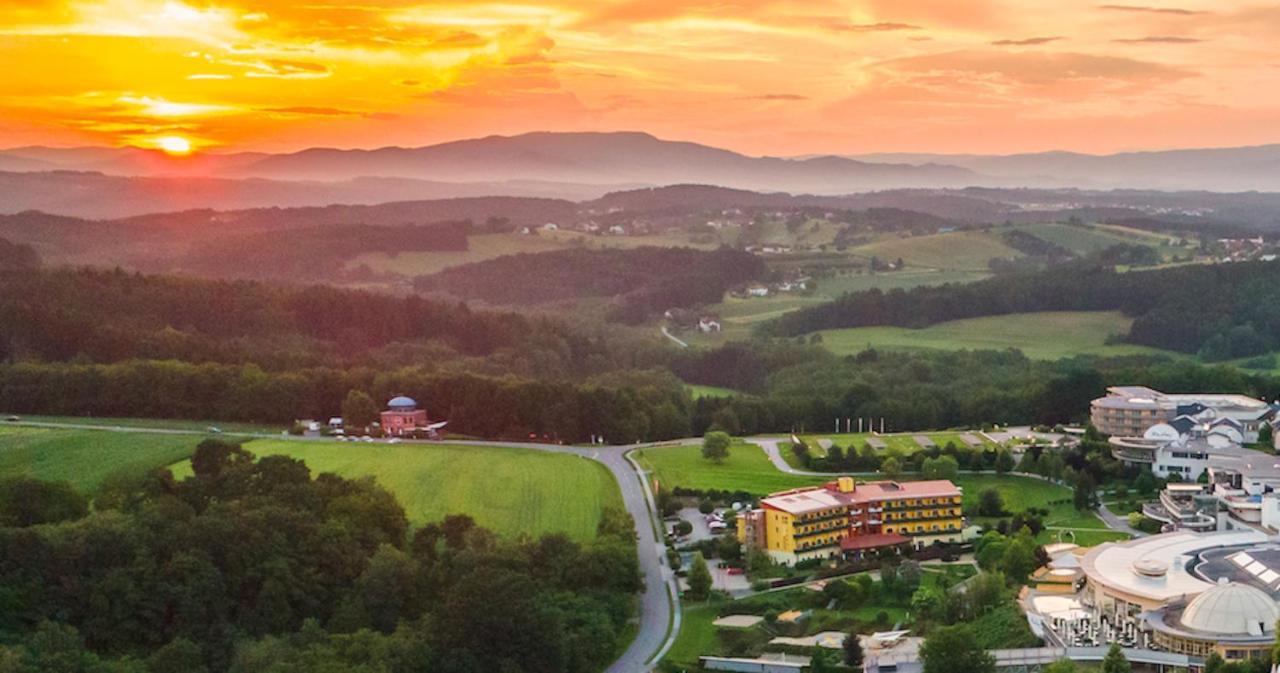 Thermenhotel Puchasplus Stegersbach Exterior foto